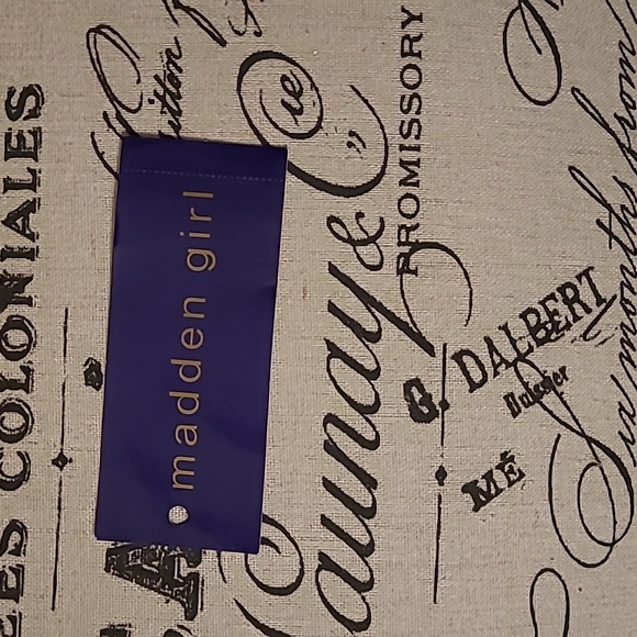 Weekender Bag - Picture 5 of 6